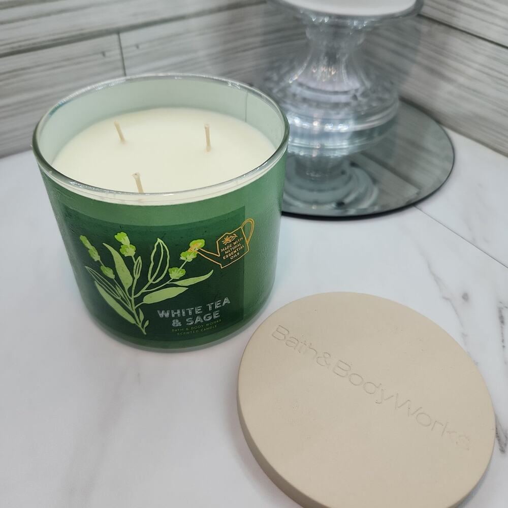 Bath and Body 3 wick candle WHITE TEA &SAGE